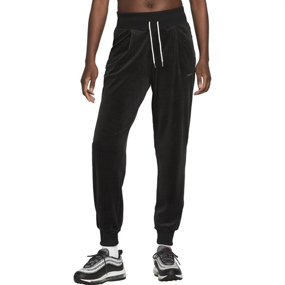 Nike black Velour Highwaisted jogger pant - Picture 2 of 8